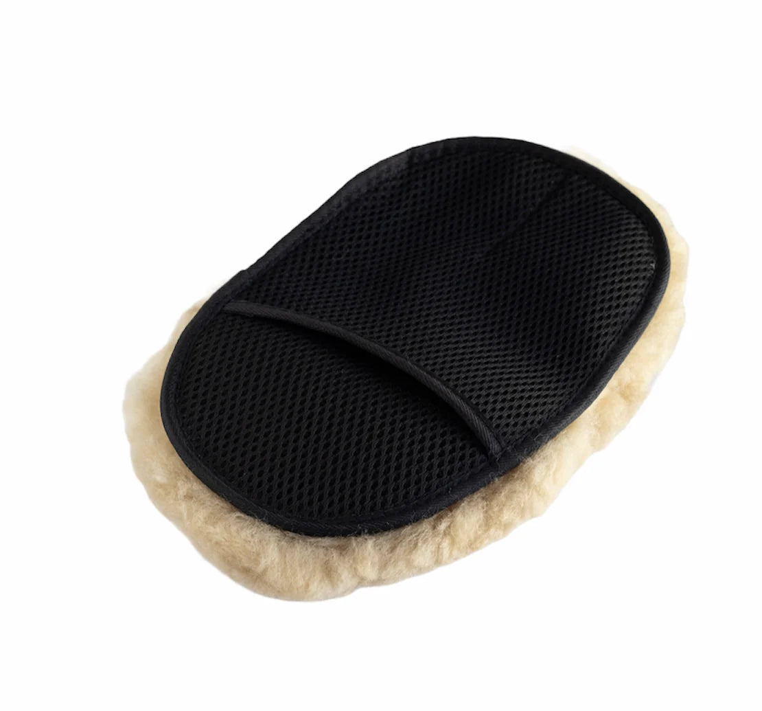 MERINO WOOL HORSE POLISHING MITT